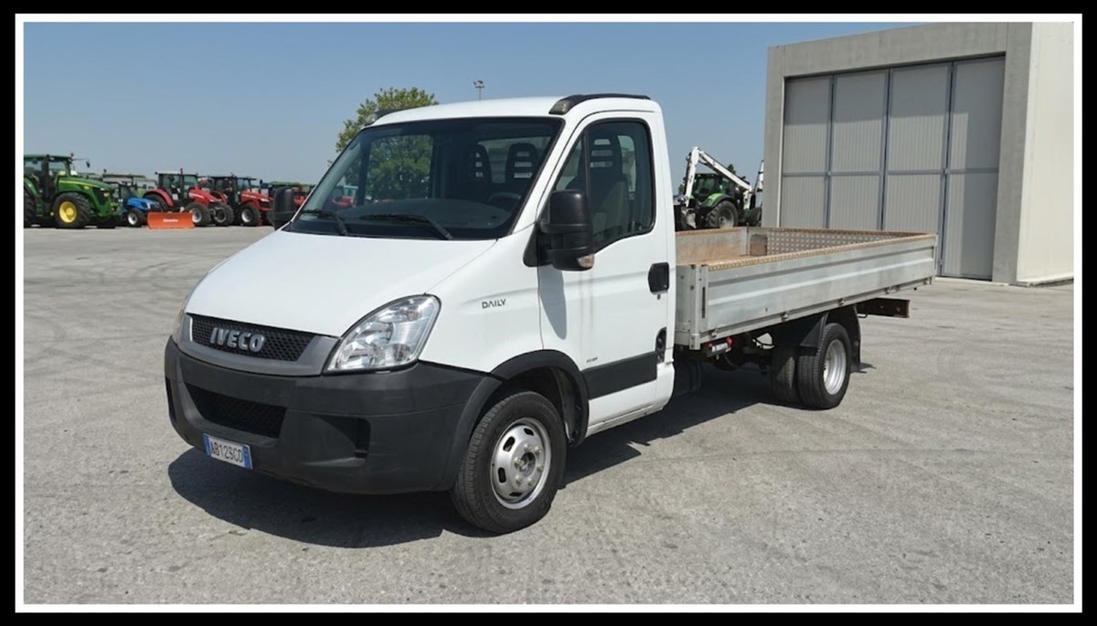 Man with flatbed van Offaly