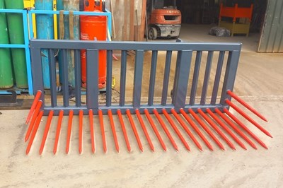 Heavy duty silage fork -